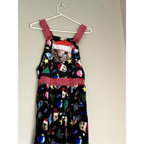 Love on a Hanger One Piece Santa Cat Bib Overalls Jumpsuit M New - Picture 4 of 5